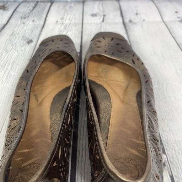 Nurture Flat Size 9.5 M Gold Rustic Comfort Cushioned Ballet Slip On Shoes - Picture 11 of 12